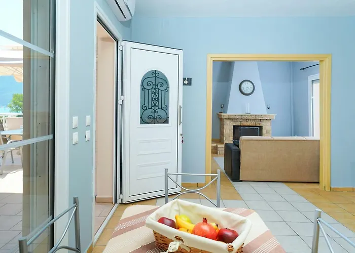 Sunny By The 克里斯阿穆迪亚